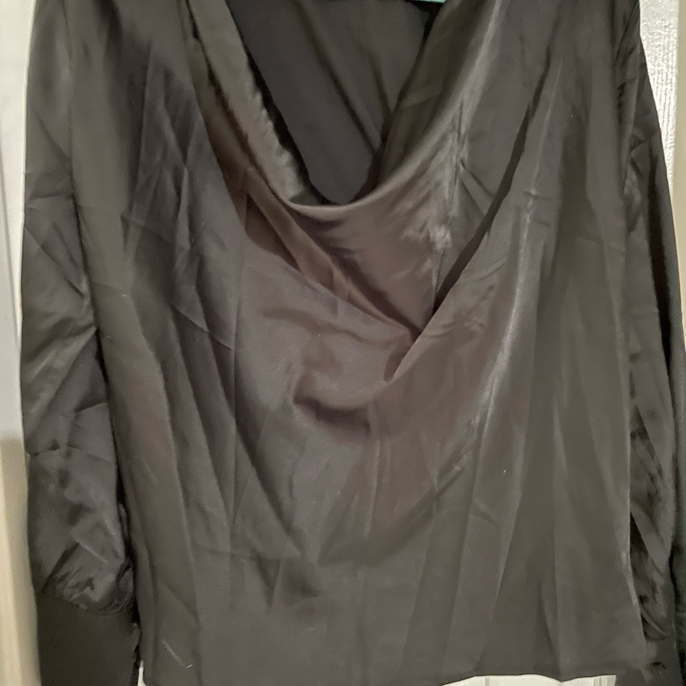Drape neck blouse - Picture 6 of 7